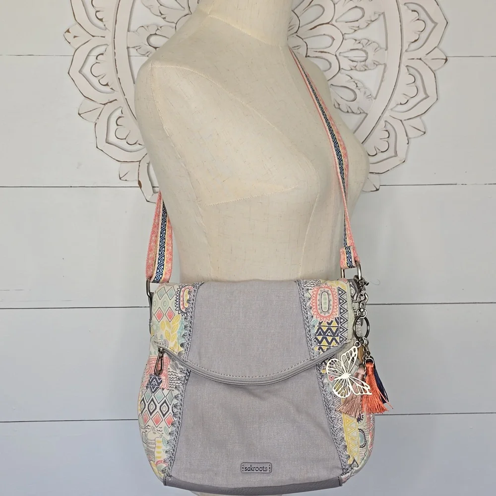 Sakroots Crossbody Bag Gray Multi Artist Circle Llama Foldover Boho - Picture 2 of 8